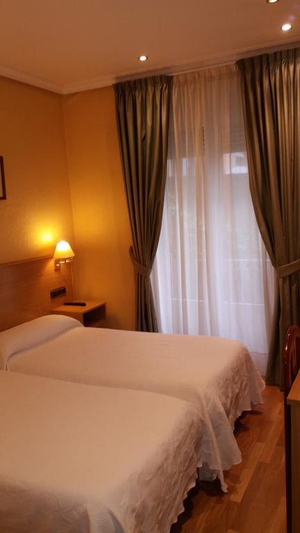 Pension La Concha San Sebastián Exterior foto